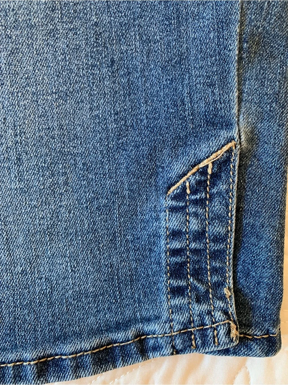 d. jeans Women's Dark Blue Denim Bermuda Shorts, size 12